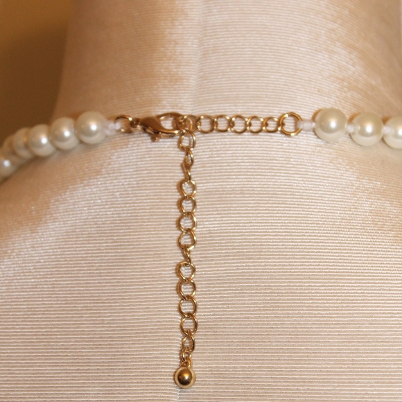 Faux Pearl Necklace - Picture 3 of 3